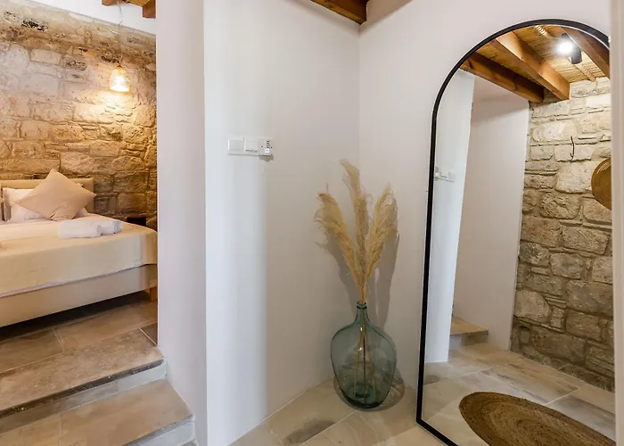 The Calopes Apartment *